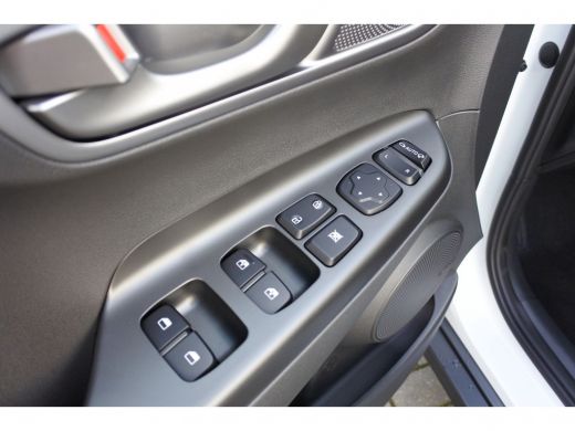 Hyundai Kona EV Comfort 64 kWh Automaat | Navigatie | 3-fase laden | Achteruitrijcamera Direct uit voorraad le... ActivLease financial lease