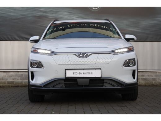 Hyundai Kona EV Comfort 64 kWh Automaat | Navigatie | 3-fase laden | Achteruitrijcamera Direct uit voorraad le... ActivLease financial lease