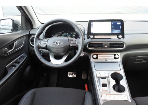 Hyundai Kona EV Fashion 64 kWh Automaat | Navigatie | 3-fase laden | Achteruitrijcamera Direct uit voorraad le... ActivLease financial lease