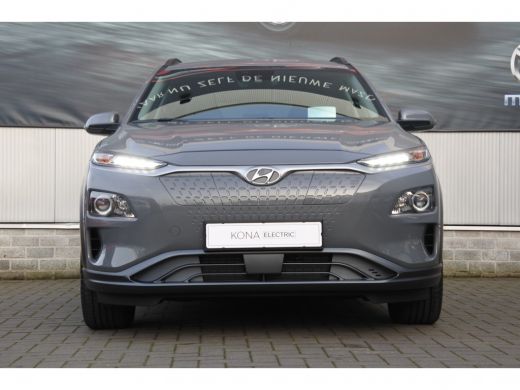 Hyundai Kona EV Fashion 64 kWh Automaat | Navigatie | 3-fase laden | Achteruitrijcamera Direct uit voorraad le... ActivLease financial lease