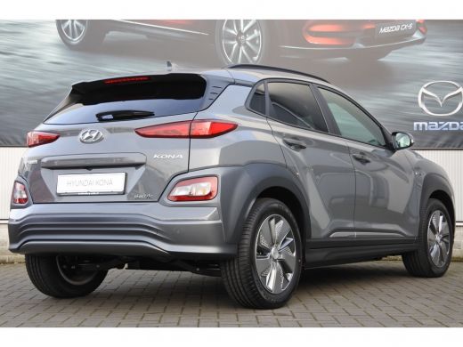 Hyundai Kona EV Fashion 64 kWh Automaat | Navigatie | 3-fase laden | Achteruitrijcamera Direct uit voorraad le... ActivLease financial lease