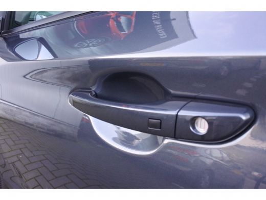 Hyundai Kona EV Fashion 64 kWh Automaat | Navigatie | 3-fase laden | Achteruitrijcamera Direct uit voorraad le... ActivLease financial lease