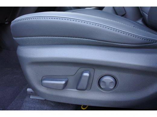 Hyundai Kona EV Premium 64 kWh Automaat | Elektrisch schuif-/kanteldak| 3-fase laden | Achteruitrijcamera Dire... ActivLease financial lease