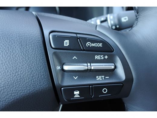 Hyundai Kona EV Premium 64 kWh Automaat | Elektrisch schuif-/kanteldak| 3-fase laden | Achteruitrijcamera Dire... ActivLease financial lease