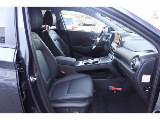Hyundai Kona EV Premium 64 kWh Automaat | Navigatie | 3-fase laden | Achteruitrijcamera Direct uit voorraad le... ActivLease financial lease