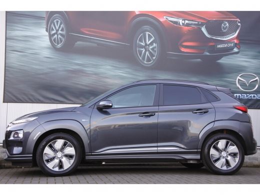 Hyundai Kona EV Premium 64 kWh Automaat | Navigatie | 3-fase laden | Achteruitrijcamera Direct uit voorraad le... ActivLease financial lease