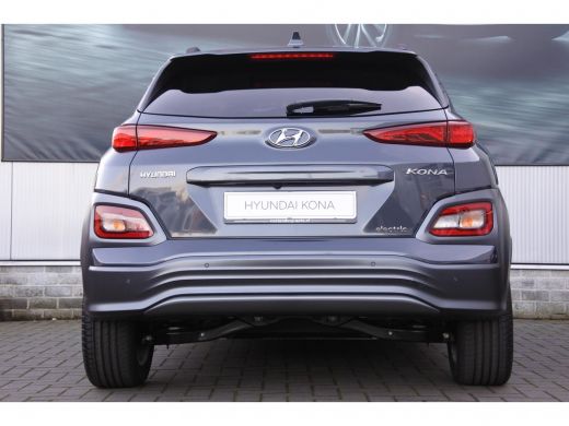 Hyundai Kona EV Premium 64 kWh Automaat | Navigatie | 3-fase laden | Achteruitrijcamera Direct uit voorraad le... ActivLease financial lease