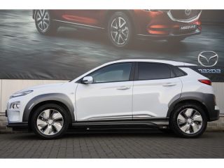 Hyundai Kona EV Fashion 64 kWh Automaat | Navigatie | 3-fase laden | Achteruitrijcamera Direct uit voorraad le...