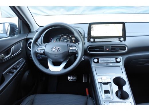 Hyundai Kona EV Premium 64 kWh Automaat | Navigatie | 3-fase laden | Achteruitrijcamera Direct uit voorraad le... ActivLease financial lease