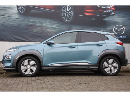 Hyundai Kona EV Premium 64 kWh Automaat | Navigatie | 3-fase laden | Achteruitrijcamera Direct uit voorraad le... ActivLease financial lease