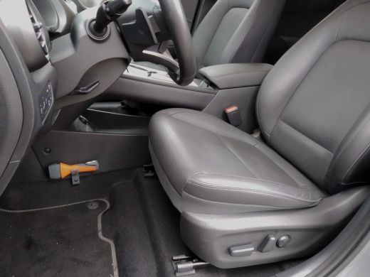 Hyundai Kona EV Premium 64 kWh | Exclusief BTW | 4% bijtelling | 450km range | Leder Geventileerd + Verwarmd |... ActivLease financial lease