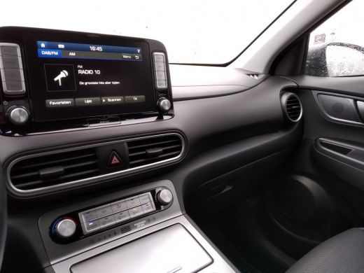Hyundai Kona EV Premium 64 kWh | Exclusief BTW | 4% bijtelling | 450km range | Leder Geventileerd + Verwarmd |... ActivLease financial lease