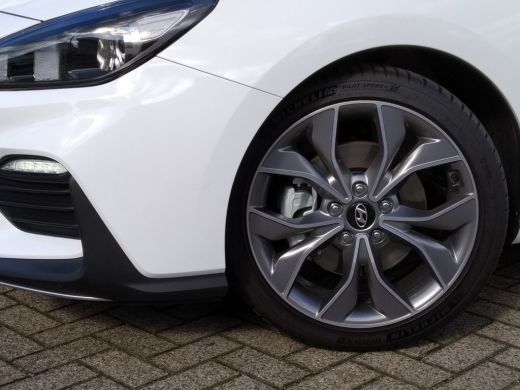 Hyundai i30 Fastback 1.4 T-GDI N Line | Automaat 7dct | Full Map Navi DAB+ | Camera | | N-Line Uitvoering | 1... ActivLease financial lease
