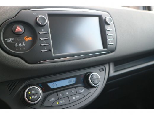 Toyota Yaris 1.5 Hybrid Active | 5 jaar garantie en 5 jaar gratis onderhoud | ActivLease financial lease