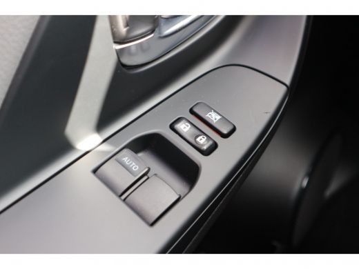 Toyota Yaris 1.5 Hybrid Active | NAV | Rijklaar incl. 24 mnd garantie | ActivLease financial lease