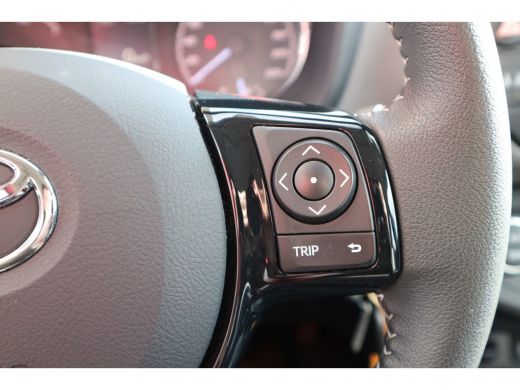 Toyota Yaris 1.5 Hybrid Active | NAV | Rijklaar incl. 24 mnd garantie | ActivLease financial lease