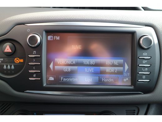 Toyota Yaris 1.5 Hybrid Active | NAV | Rijklaar incl. 24 mnd garantie | ActivLease financial lease