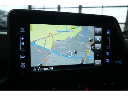 Toyota C-HR 1.8 Hybrid Style | Navigatie | Parkeer camera | Climate contrrol | Toyota Safety sense | Parkeers... ActivLease financial lease