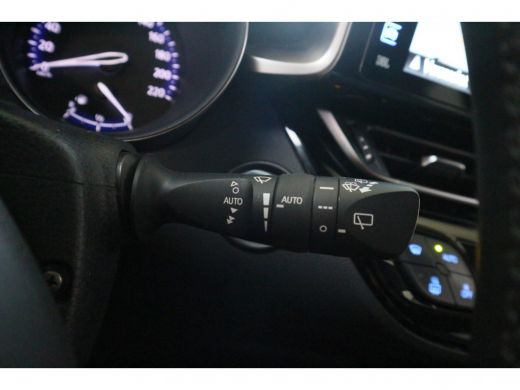 Toyota C-HR 1.8 Hybrid Style | Navigatie | Parkeer camera | Climate contrrol | Toyota Safety sense | Parkeers... ActivLease financial lease
