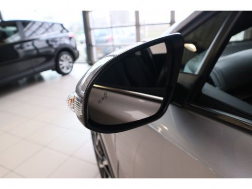 Toyota C-HR 1.8 Hybrid Style | Navigatie | Parkeer camera | Climate contrrol | Toyota Safety sense | Parkeers... ActivLease financial lease