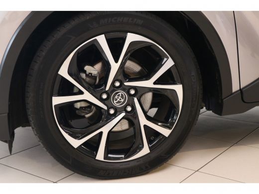 Toyota C-HR 1.8 Hybrid Style | Navigatie | Parkeer camera | Climate contrrol | Toyota Safety sense | Parkeers... ActivLease financial lease