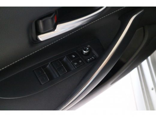 Toyota Corolla 2.0 Hybrid First Edition | Navigatie | Parkeer camera | Climate control | Adaptive cruise control | ActivLease financial lease
