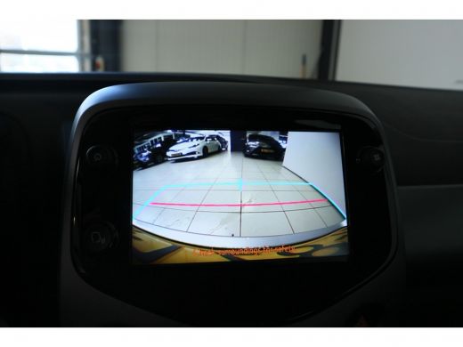 Toyota Aygo 1.0 VVT-i x-play | Apple carplay | Airco | Parkeer camera | LED dagrijverlichting | ActivLease financial lease