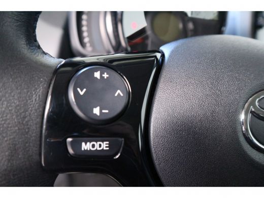 Toyota Aygo 1.0 VVT-i x-play | Apple carplay | Airco | Parkeer camera | LED dagrijverlichting | ActivLease financial lease