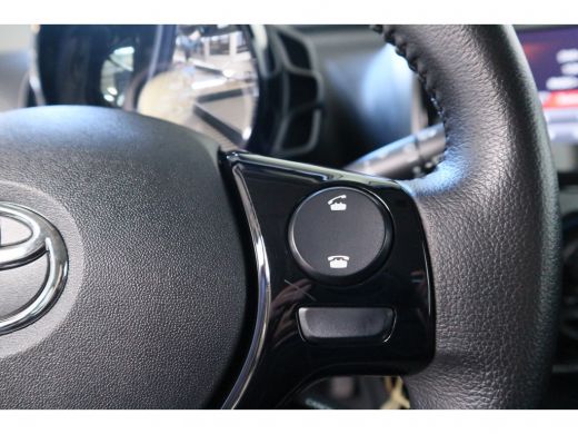 Toyota Aygo 1.0 VVT-i x-play | Apple carplay | Airco | Parkeer camera | LED dagrijverlichting | ActivLease financial lease