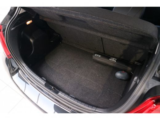 Toyota Yaris 1.5 Hybrid Trend | Navigatie | Parkeer camera | Climate control | Cruise control | Mistlampen | ActivLease financial lease