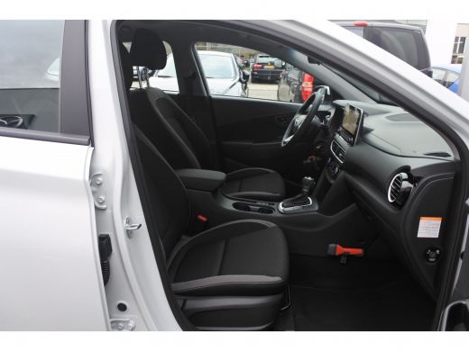 Hyundai Kona 1.6 GDI HEV Comfort | Navi | Trekhaak afneembaar | Achteruitrijcamera | Smart Cruise Control | 1... ActivLease financial lease