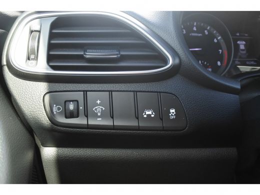 Hyundai i30 Wagon 1.4 T-GDI Premium | Climate Control | Cruise control | Stoel- en Stuur Verwarming | Trekhaa... ActivLease financial lease