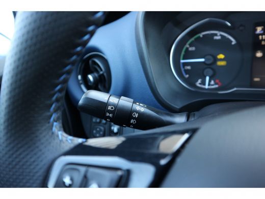Toyota Yaris 1.5 Hybrid Bi-Tone | Rijklaar incl. 24 mnd garantie | ActivLease financial lease