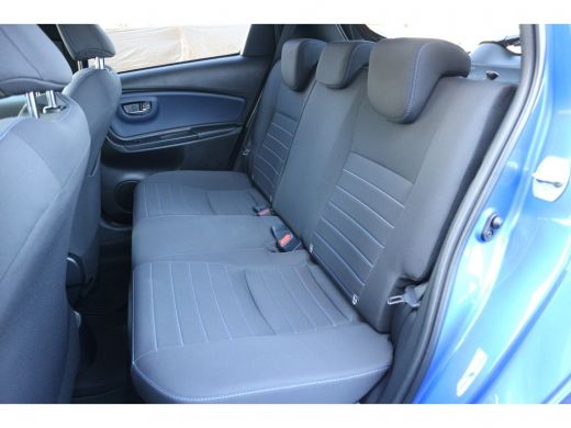 Toyota Yaris 1.5 Hybrid Bi-Tone | Rijklaar incl. 24 mnd garantie | ActivLease financial lease