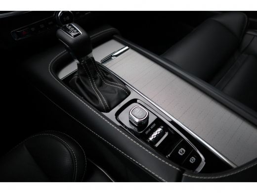 Volvo  V90 2.0 T4 Business Sport | Harman Kardon | 20'' Lichtmetalen velgen | Keyless Drive ActivLease financial lease