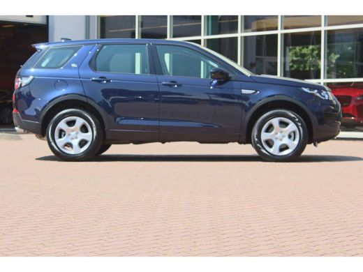 Land Rover Discovery Sport 2.0 eD4 E-Capability 150pk 2WD 5p. Pure LAND ROVER Discovery Sport 2.0 eD4 E-Capability 150pk 2WD... ActivLease financial lease
