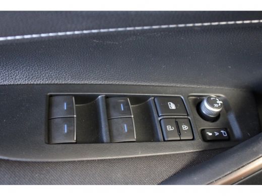 Toyota Corolla 1.2 Turbo Dynamic | Apple Car play / Android auto | Navigatie | Toyota Safety Sense ActivLease financial lease