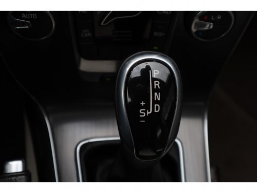 Volvo  V40 2.0 D2 Momentum Geartronic | Lederen bekleding | ActivLease financial lease