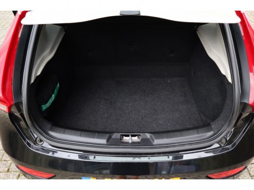 Volvo  V40 2.0 D2 Momentum Geartronic | Lederen bekleding | ActivLease financial lease