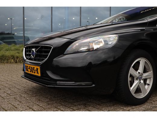 Volvo  V40 2.0 D2 Momentum Geartronic | Lederen bekleding | ActivLease financial lease