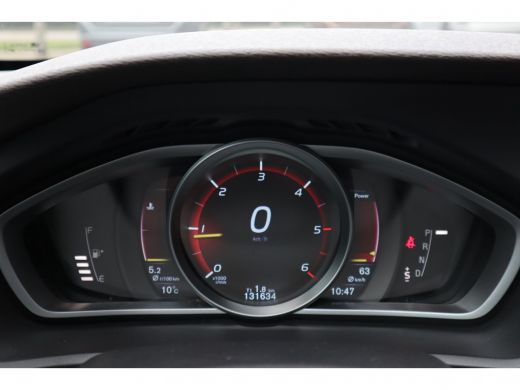 Volvo  V40 2.0 D2 Momentum Geartronic | Lederen bekleding | ActivLease financial lease