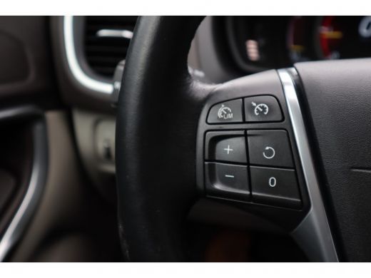 Volvo  V40 2.0 D2 Momentum Geartronic | Lederen bekleding | ActivLease financial lease