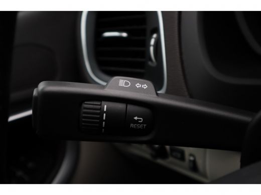 Volvo  V40 2.0 D2 Momentum Geartronic | Lederen bekleding | ActivLease financial lease