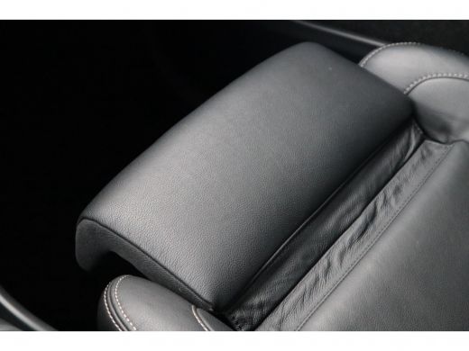 Volvo  XC40 2.0 D4 AWD Intro Edition | Elektrisch schuif- kanteldak | Harman Kardon | Alarmklasse 3 | Intelli... ActivLease financial lease