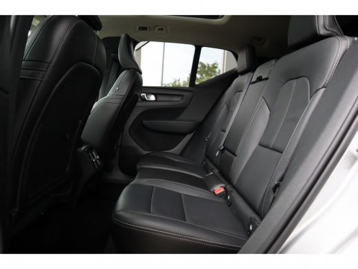 Volvo  XC40 2.0 D4 AWD Intro Edition | Elektrisch schuif- kanteldak | Harman Kardon | Alarmklasse 3 | Intelli... ActivLease financial lease