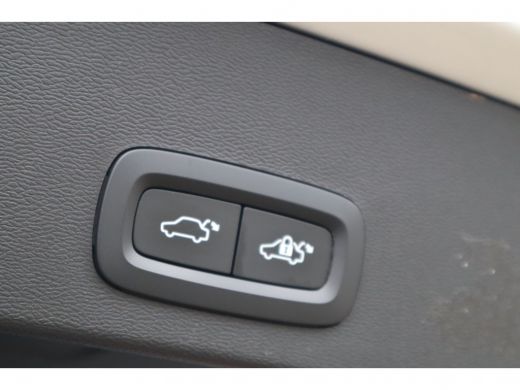 Volvo  XC40 2.0 D4 AWD Intro Edition | Elektrisch schuif- kanteldak | Harman Kardon | Alarmklasse 3 | Intelli... ActivLease financial lease