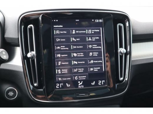 Volvo  XC40 2.0 D4 AWD Intro Edition | Elektrisch schuif- kanteldak | Harman Kardon | Alarmklasse 3 | Intelli... ActivLease financial lease