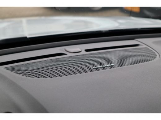 Volvo  XC40 2.0 D4 AWD Intro Edition | Elektrisch schuif- kanteldak | Harman Kardon | Alarmklasse 3 | Intelli... ActivLease financial lease