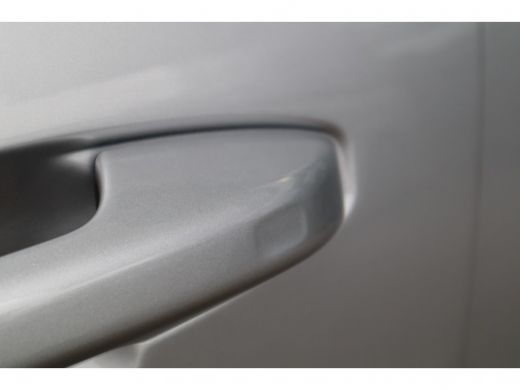 Volvo  XC40 2.0 D4 AWD Intro Edition | Elektrisch schuif- kanteldak | Harman Kardon | Alarmklasse 3 | Intelli... ActivLease financial lease