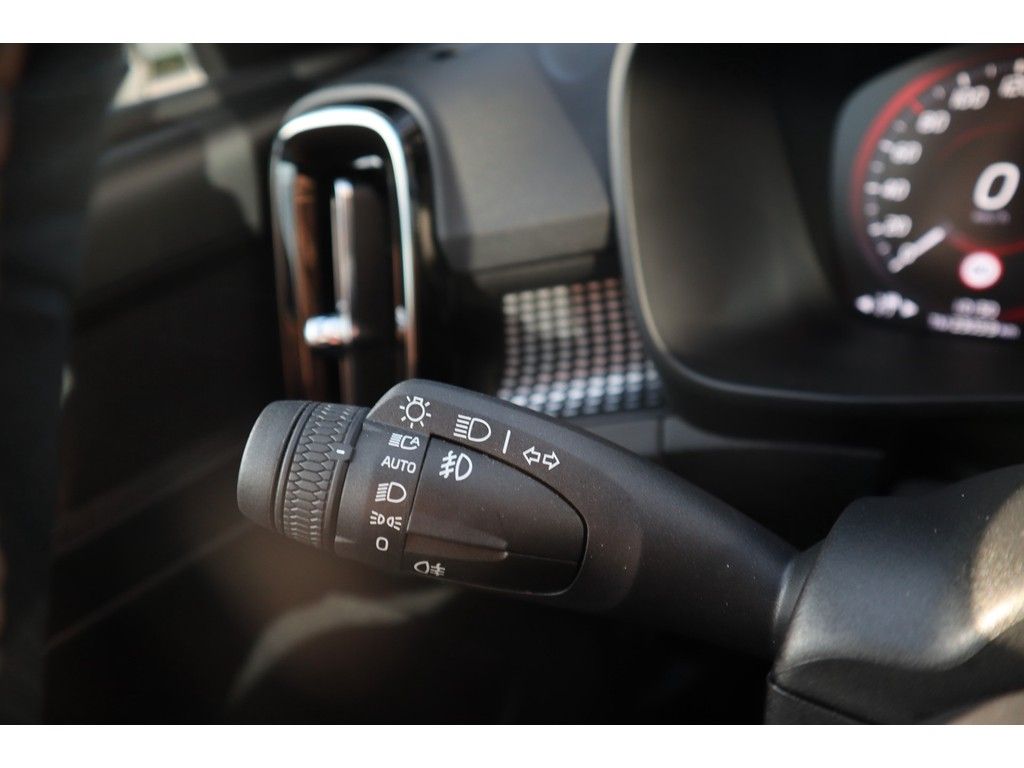 Volvo XC40 2.0 T4 RDesign Keyless entry Panorama Schuifdak